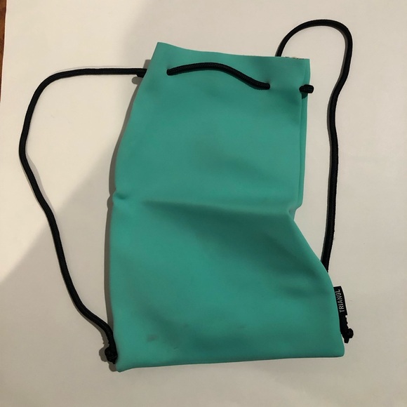 Triangl String Bag - Picture 1 of 6